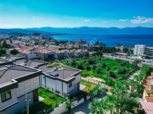 Kuşadasi, Aydin içerisinde satılık Villa