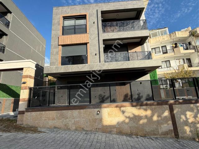 Kuşadasi, Aydin içerisinde satılık Villa