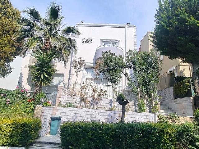 Kuşadasi, Aydin içerisinde satılık Villa