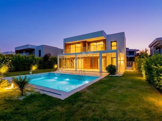 Kuşadasi, Aydin içerisinde satılık Villa