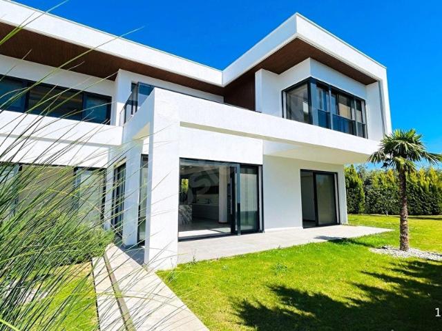 Kuşadasi, Aydin içerisinde satılık Villa