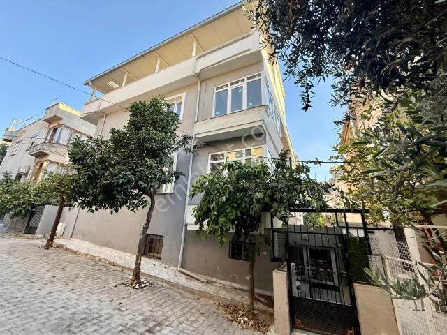 Cumhuriyet Mahallesi, Kuşadası içerisinde satılık Villa