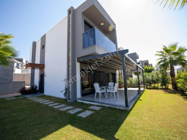 Kuşadasi, Aydin içerisinde satılık Villa