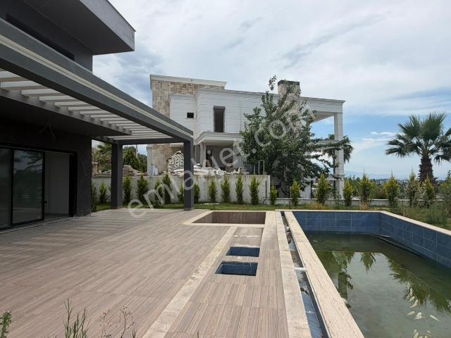 Kuşadasi, Aydin içerisinde satılık Villa
