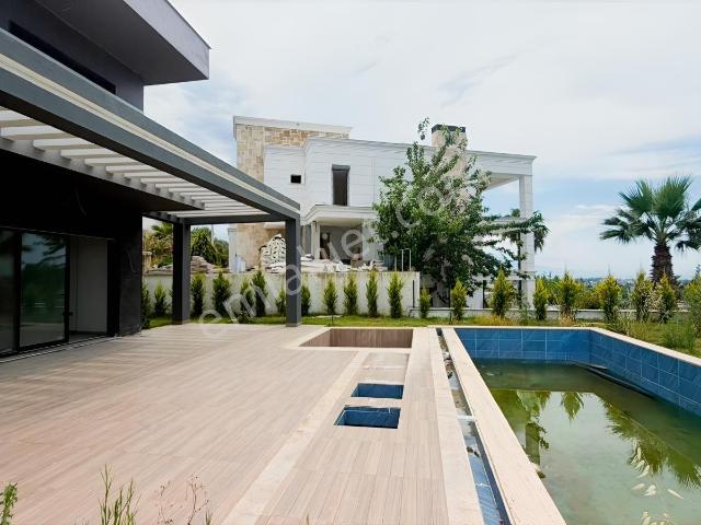 Kuşadasi, Aydin içerisinde satılık Villa
