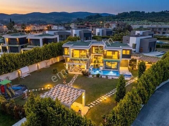 Kuşadasi, Aydin içerisinde satılık Villa