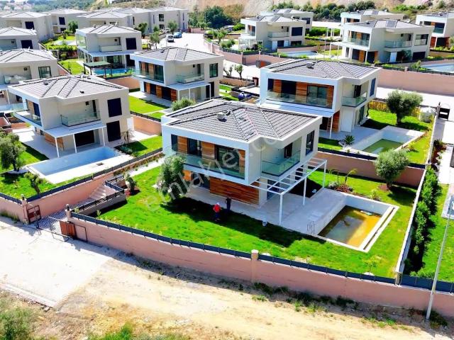 Kuşadasi, Aydin içerisinde satılık Villa