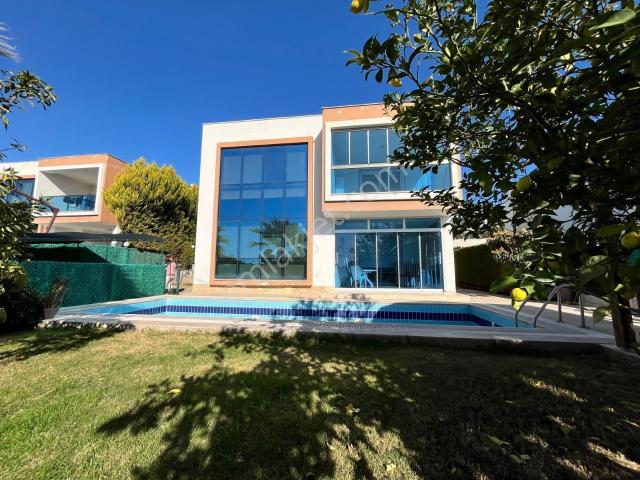 Kuşadasi, Aydin içerisinde satılık Villa