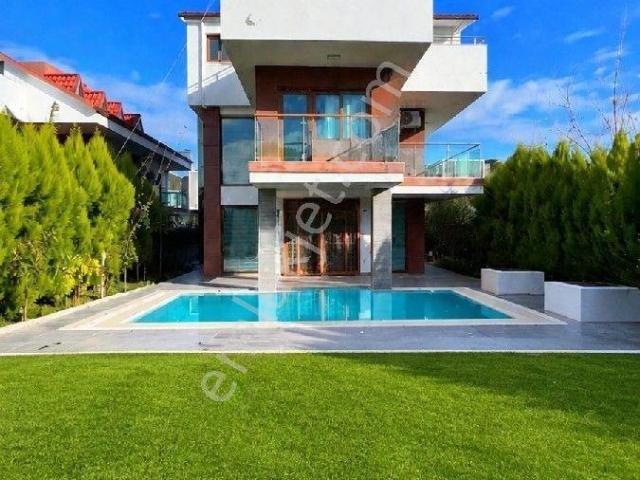 Kuşadasi, Aydin içerisinde satılık Villa