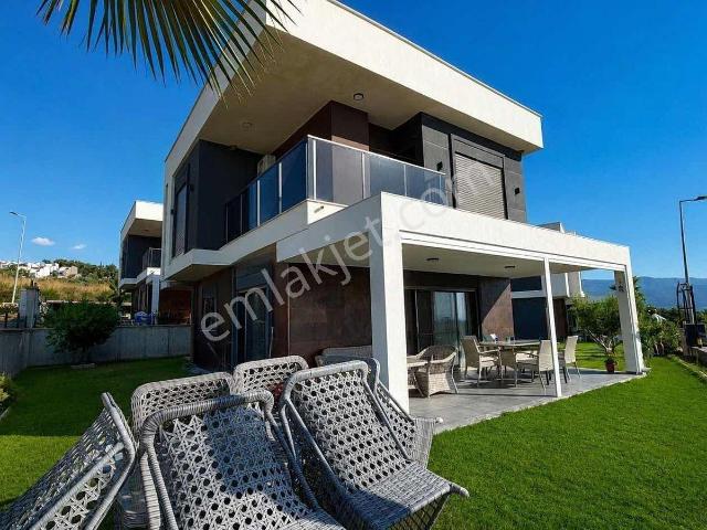 Kuşadasi, Aydin içerisinde satılık Villa