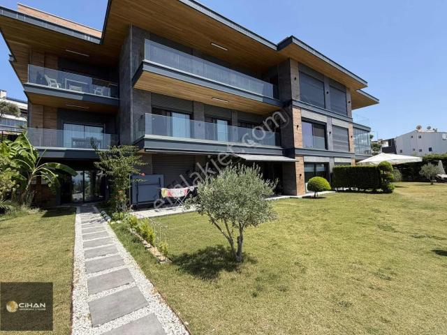Kuşadasi, Aydin içerisinde satılık mülk