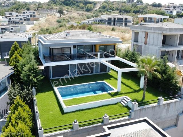 Kuşadasi, Aydin içerisinde satılık Villa
