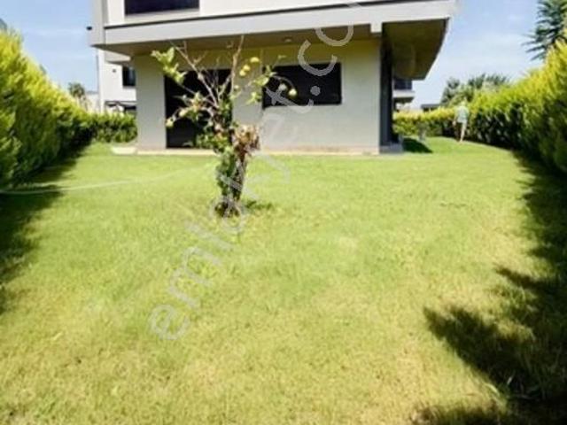Karaova, Kuşadası içerisinde satılık Villa