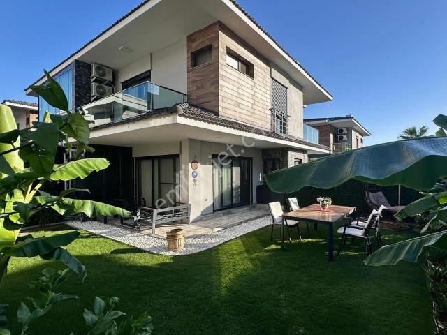 Kuşadasi, Aydin içerisinde satılık Villa