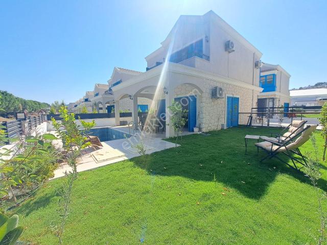 Karaova, Kuşadası içerisinde satılık Villa