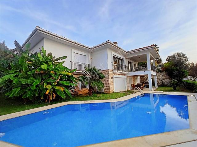 Kuşadasi, Aydin içerisinde satılık Villa