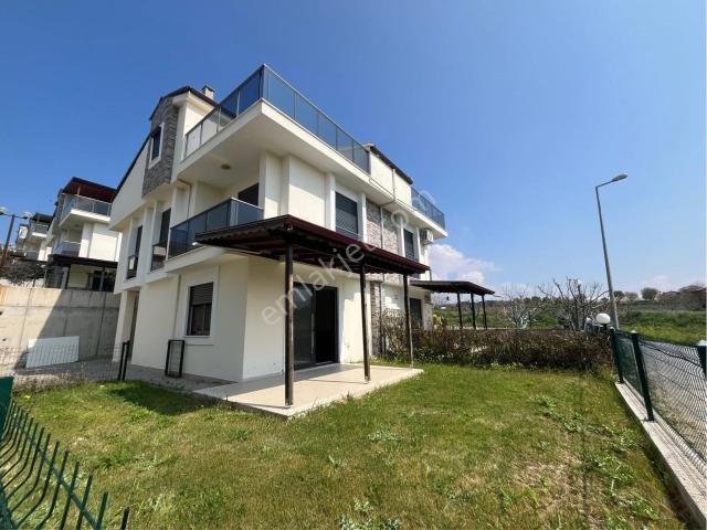 Kuşadasi, Aydin içerisinde satılık Villa