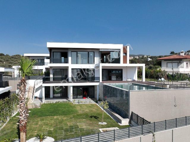 Kuşadasi, Aydin içerisinde satılık Villa