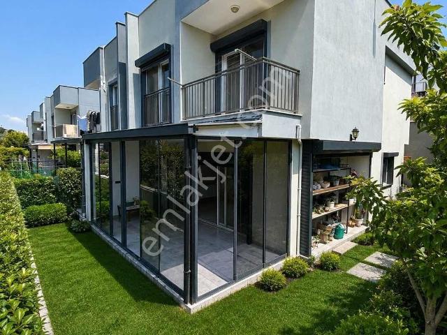 Kuşadasi, Aydin içerisinde satılık Villa