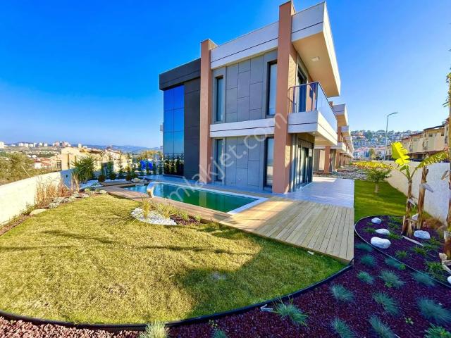 Karaova, Kuşadası içerisinde satılık Villa