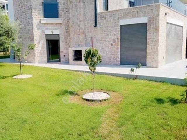 Kuşadasi, Aydin içerisinde satılık Arsa