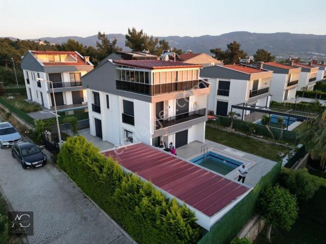 Kuşadasi, Aydin içerisinde satılık Villa