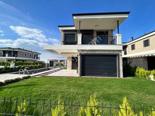 Kuşadasi, Aydin içerisinde satılık Villa