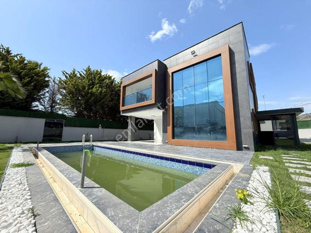 Kuşadasi, Aydin içerisinde satılık Villa