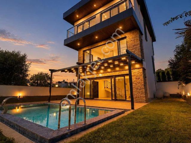 Kuşadasi, Aydin içerisinde satılık Villa