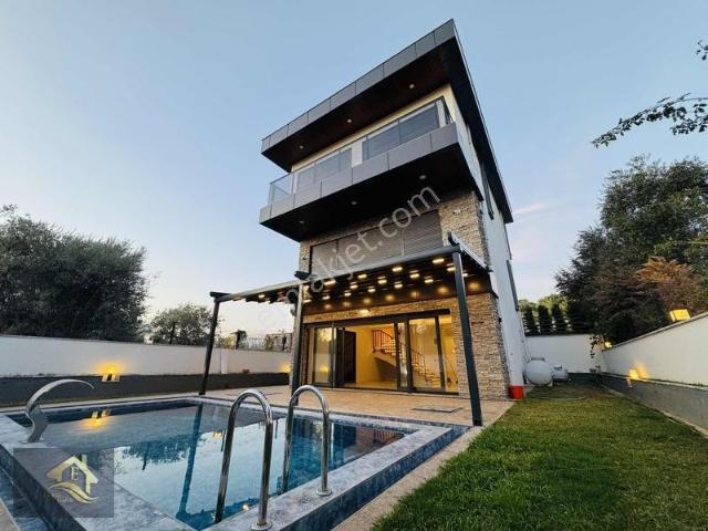 Kuşadasi, Aydin içerisinde satılık Villa