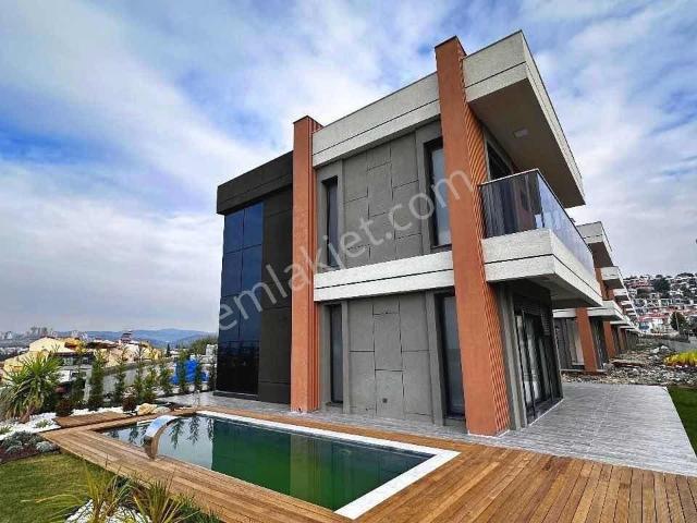 Kuşadasi, Aydin içerisinde satılık Villa