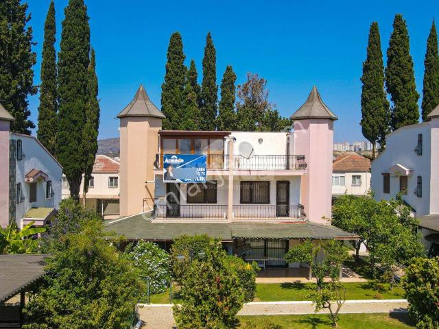 Kuşadasi, Aydin içerisinde satılık Villa