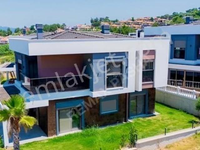 Soğucak, Kuşadası içerisinde satılık Villa