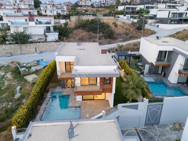 Kuşadasi, Aydin içerisinde satılık Villa