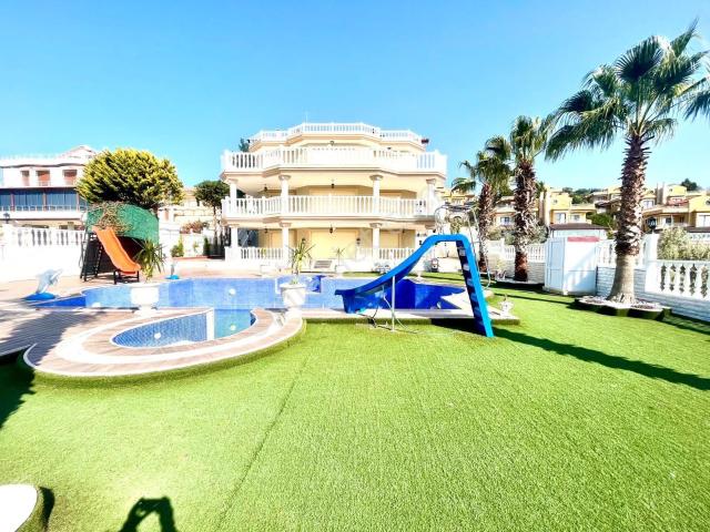 Kuşadasi, Aydin içerisinde satılık Villa