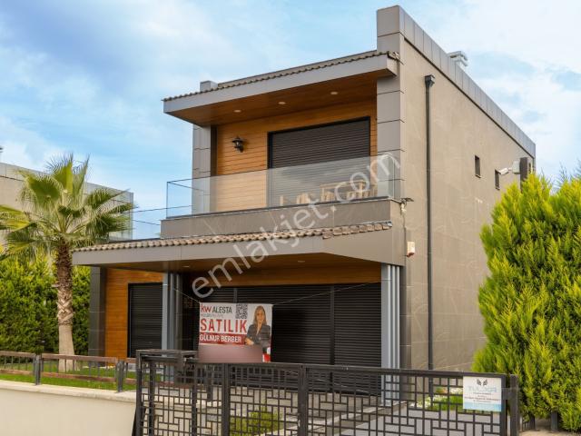 Kuşadasi, Aydin içerisinde satılık Villa