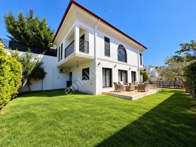 Kuşadasi, Aydin içerisinde satılık Villa