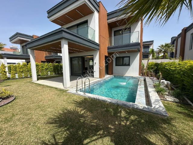 Kuşadasi, Aydin içerisinde satılık Villa