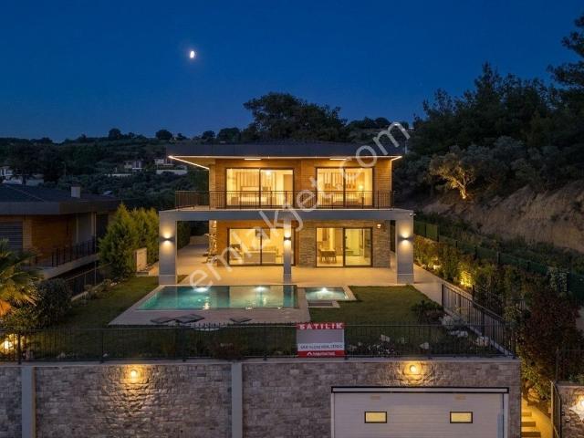 Kuşadasi, Aydin içerisinde satılık Villa