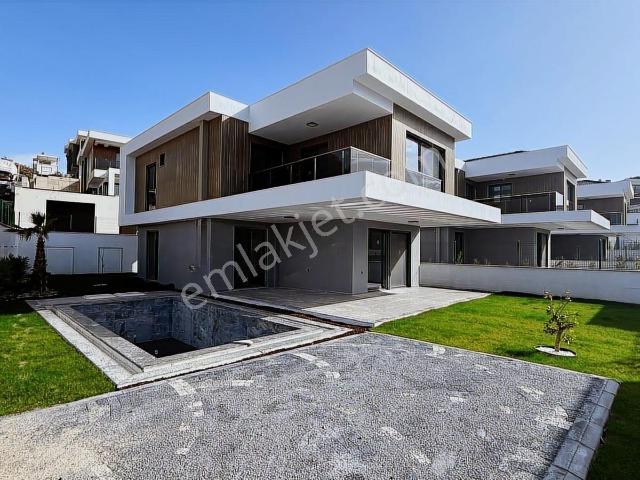 Kuşadasi, Aydin içerisinde satılık Villa