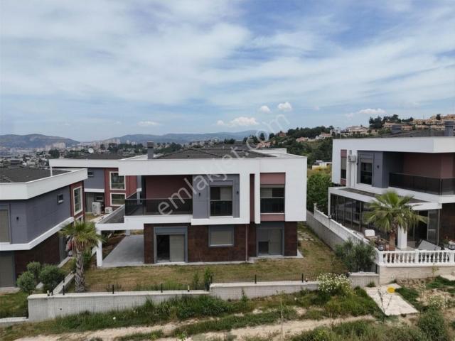 Kuşadasi, Aydin içerisinde satılık Villa