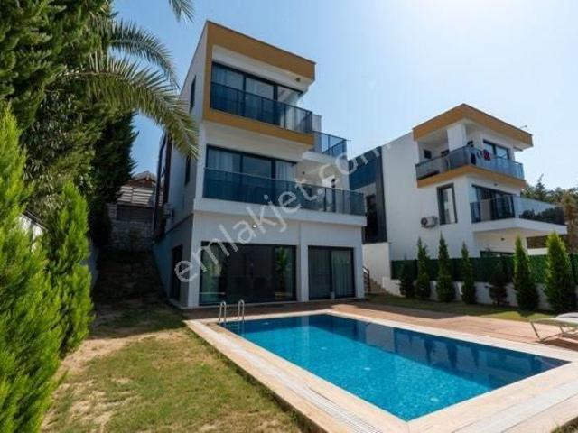 Kuşadasi, Aydin içerisinde satılık Villa
