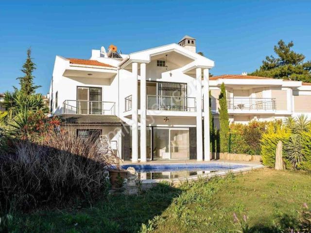 Kuşadasi, Aydin içerisinde satılık Villa