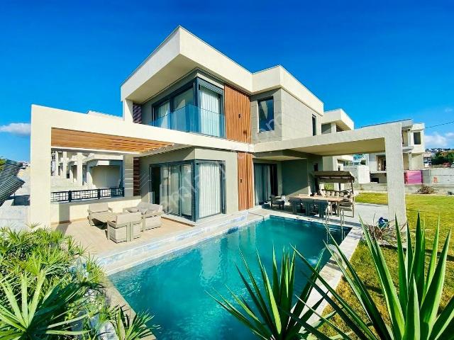 Kuşadasi, Aydin içerisinde satılık Villa