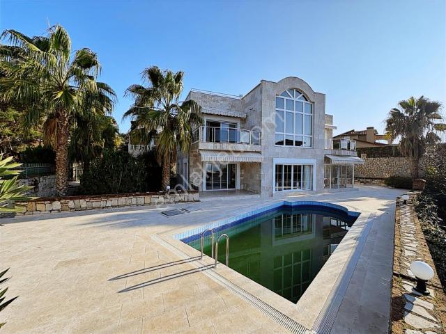 Kadıkalesi, Kuşadası içerisinde satılık Villa
