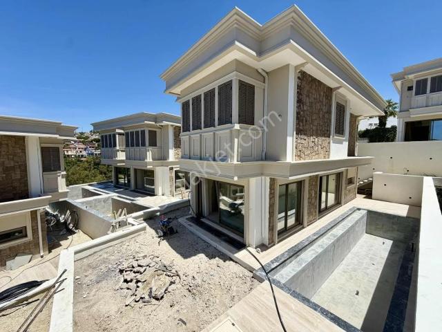 Kuşadasi, Aydin içerisinde satılık Villa