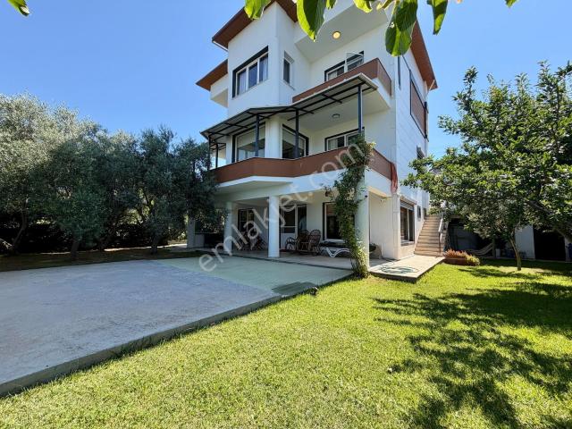 Kuşadasi, Aydin içerisinde satılık Villa