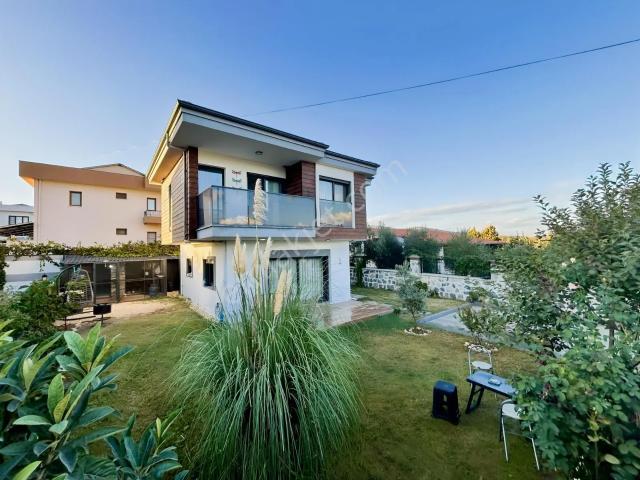 Yeniköy Mahallesi, Kuşadası içerisinde satılık Villa