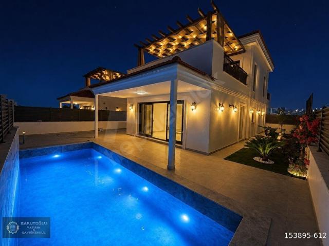 Kuşadasi, Aydin içerisinde satılık Villa