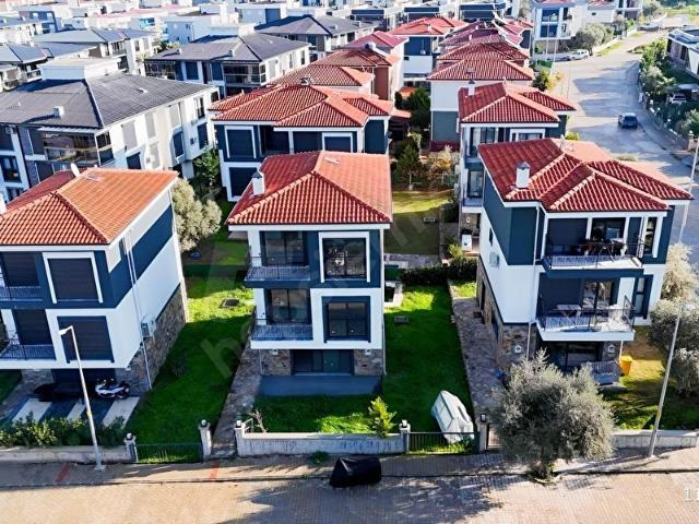 Kuşadasi, Aydin içerisinde satılık Villa